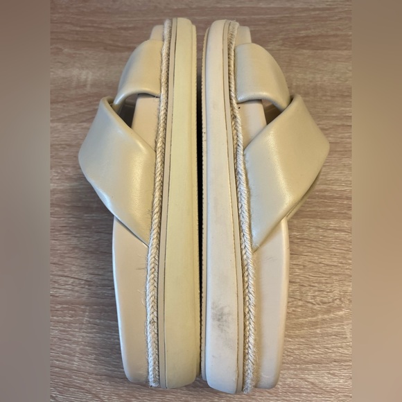 Vince Camuto vp-cresila Leather Beige Slides - Picture 10 of 10